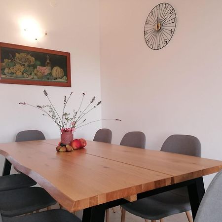 Vila Dubravka - Schoen Und Komfortabel Inmitten Von Olivenbaeumen Und Weinbergen Mit Whirlpool Valtura Kültér fotó