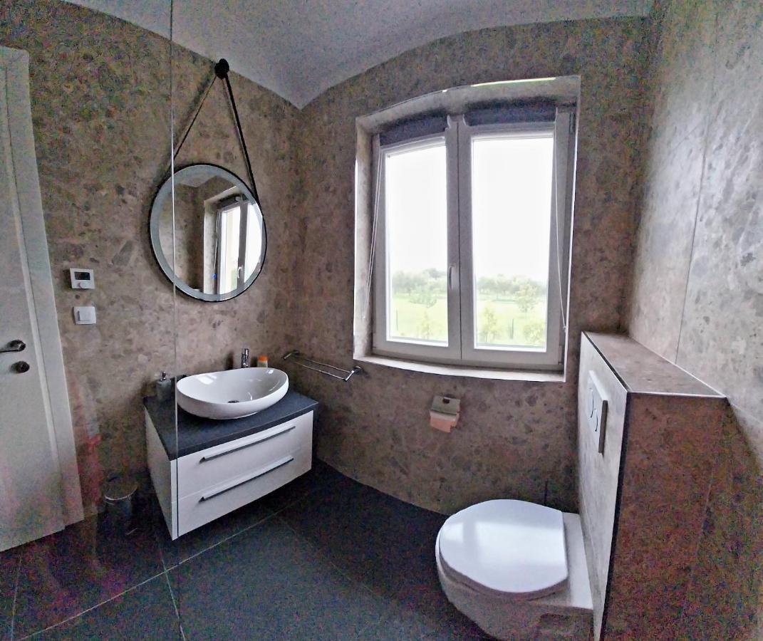 Vila Dubravka - Schoen Und Komfortabel Inmitten Von Olivenbaeumen Und Weinbergen Mit Whirlpool Valtura Kültér fotó