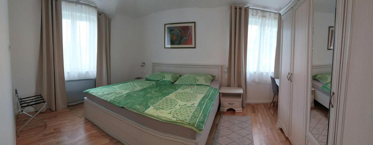 Vila Dubravka - Schoen Und Komfortabel Inmitten Von Olivenbaeumen Und Weinbergen Mit Whirlpool Valtura Kültér fotó
