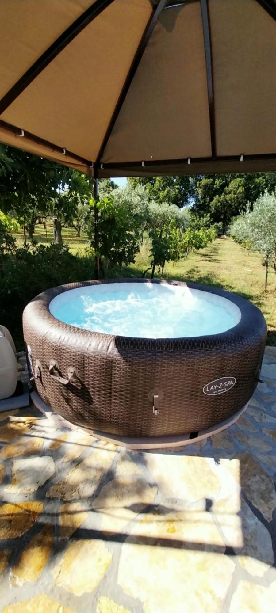 Vila Dubravka - Schoen Und Komfortabel Inmitten Von Olivenbaeumen Und Weinbergen Mit Whirlpool Valtura Kültér fotó