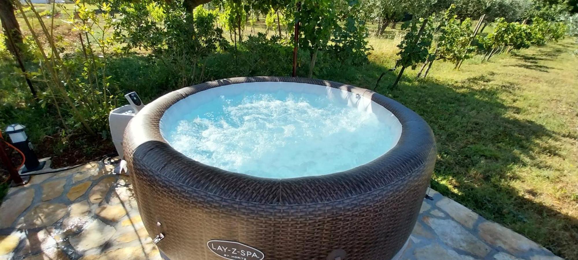 Vila Dubravka - Schoen Und Komfortabel Inmitten Von Olivenbaeumen Und Weinbergen Mit Whirlpool Valtura Kültér fotó